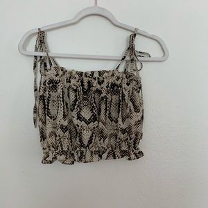 Women’s spaghetti strap crop top